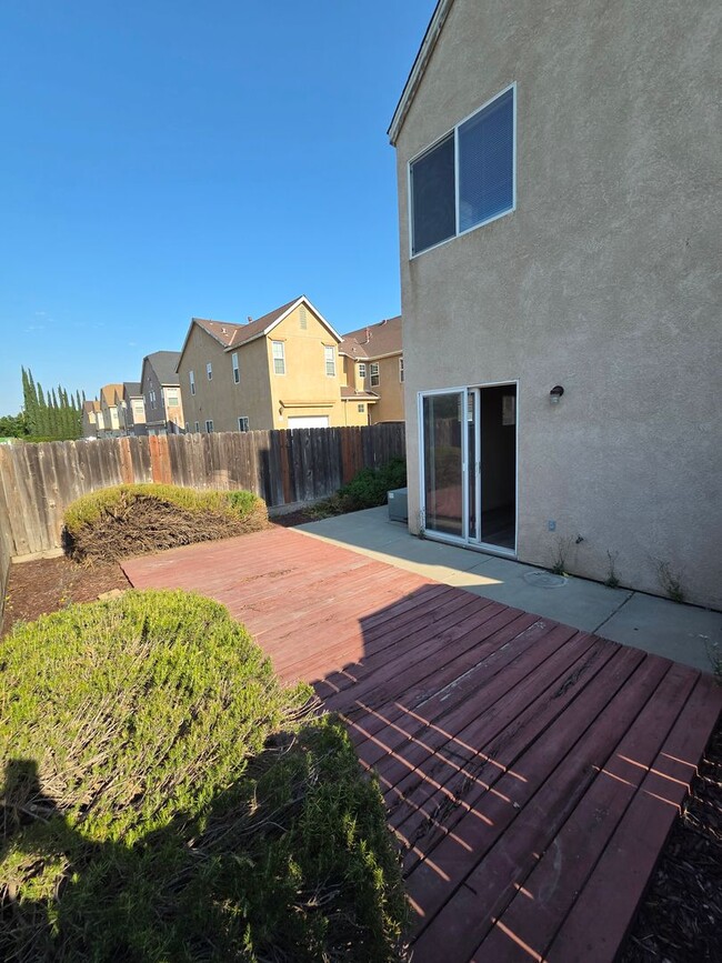 Building Photo - NA360-Bachan, David