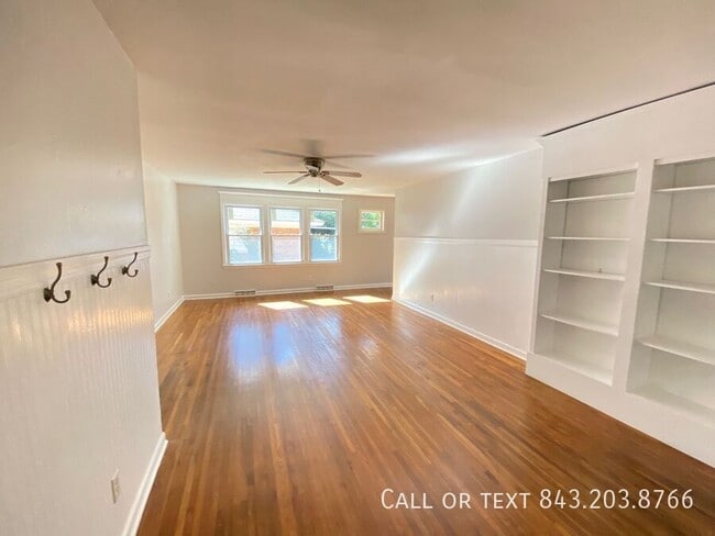 Building Photo - 1821 Somerset Cir