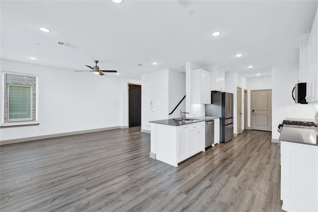 Building Photo - 1320 Hill Country Pl
