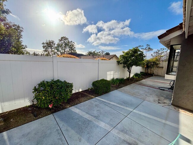 Building Photo - Beautiful Home in Shadowridge