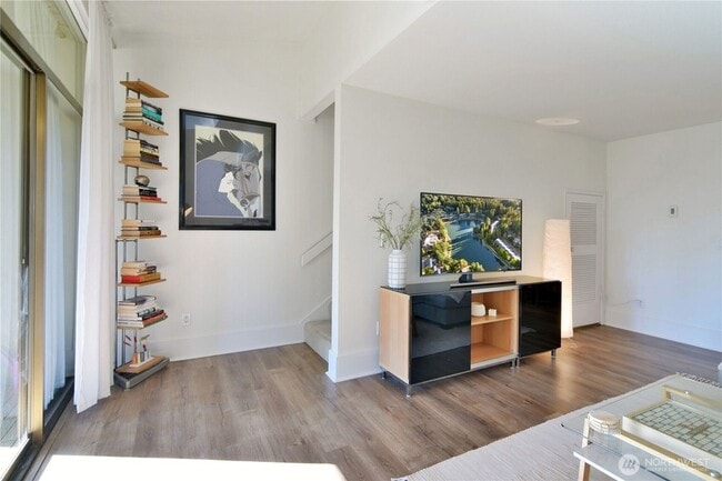 Building Photo - 6236 137th Pl NE