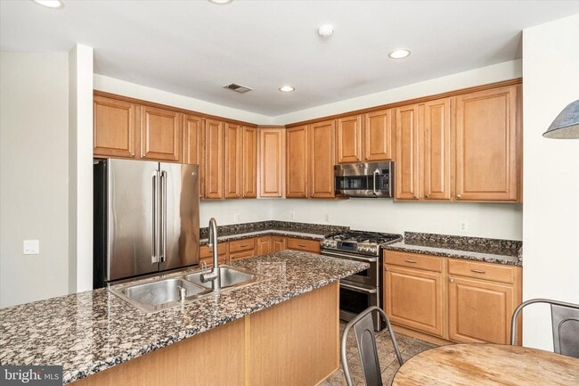 Building Photo - 5 Trewbridge Ct