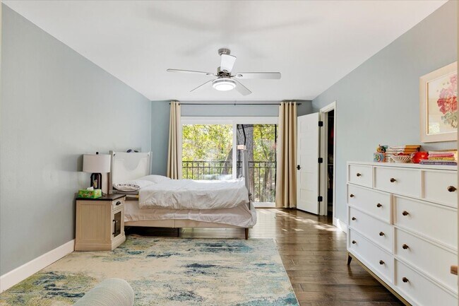 Building Photo - 201 Vanderpool Ln