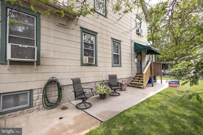 Building Photo - 101 Newton Ave