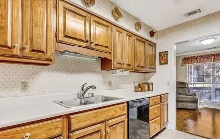 Building Photo - 406 Miner Dr