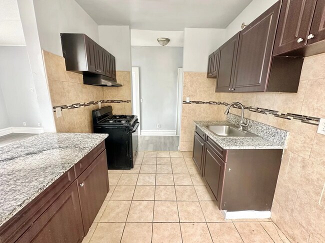 Building Photo - 94 Fairmount Terrace
