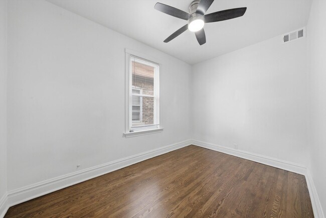 Building Photo - 5032 S Kolin Ave