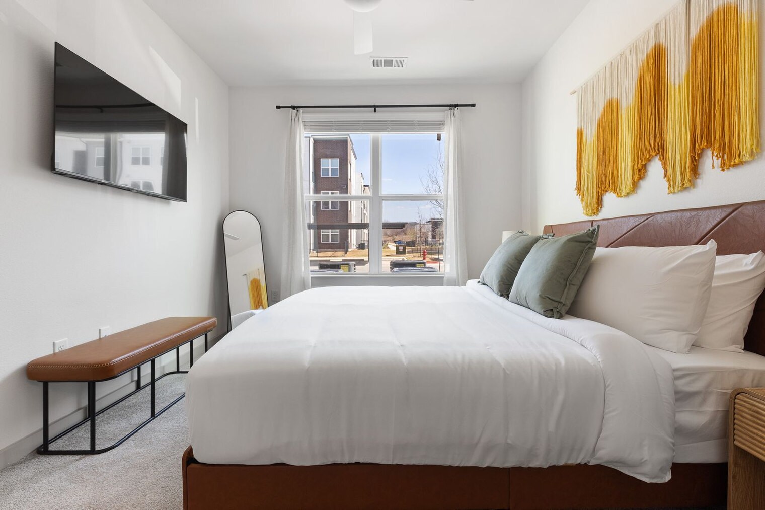 Building Photo - 1301 Leah Ave