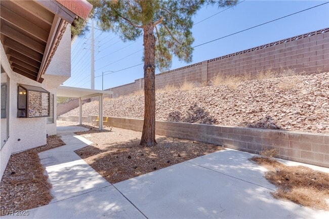Building Photo - 1517 Kirby Dr