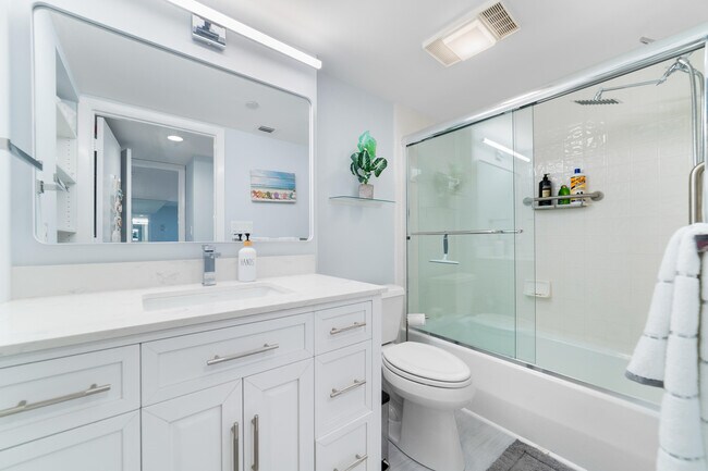 Building Photo - 4101 N Ocean Blvd