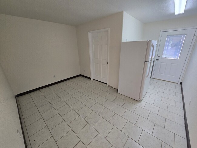 Building Photo - 126 Alton Ave