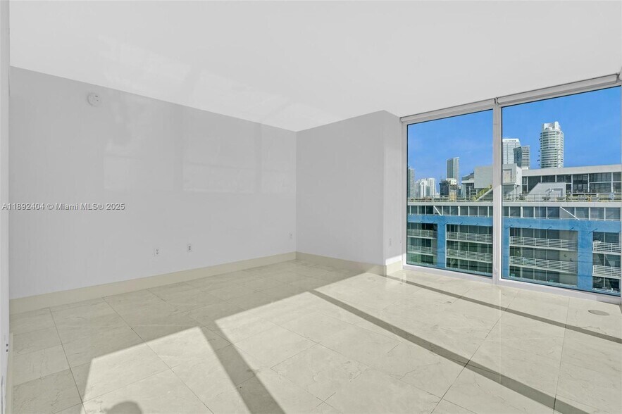 Building Photo - 2101 Brickell Ave