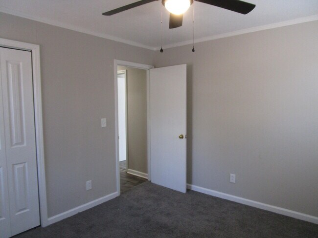 Building Photo - 2720 County Rd 43-402