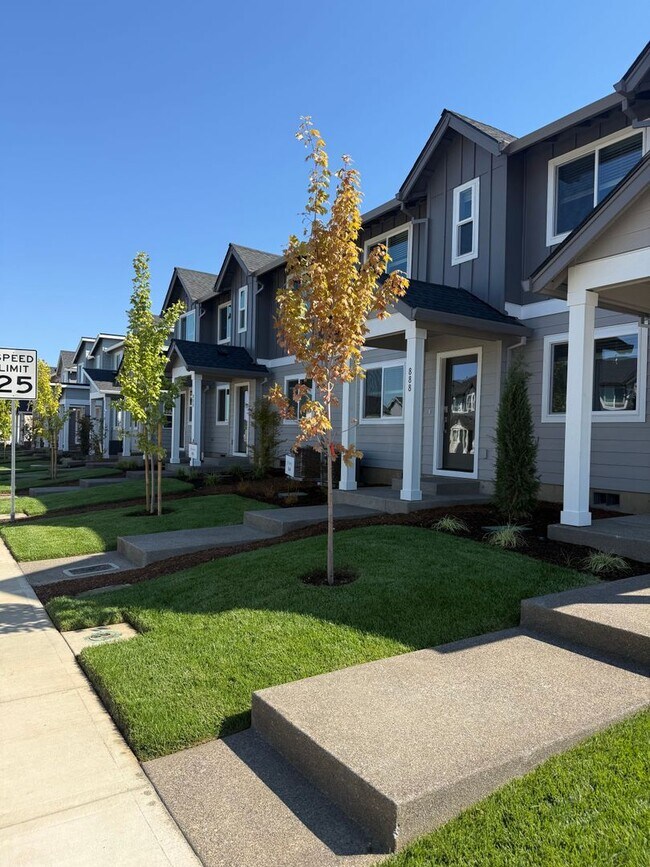 Building Photo - Brand New Home! Be The First To Live Here!...