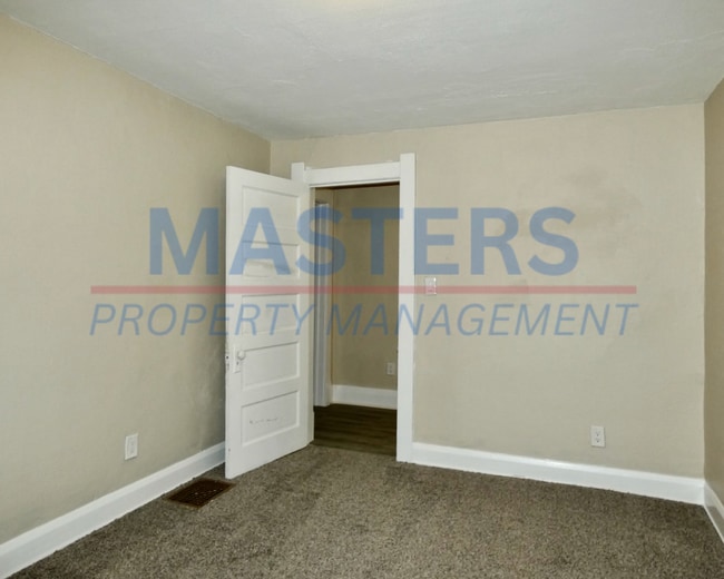 Building Photo - 515 Plymouth St