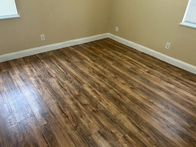 Building Photo - 3502 Penny St SW