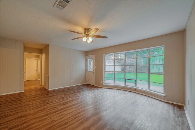 Building Photo - 505 Stoneledge Dr