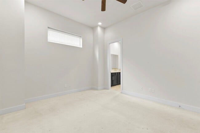 Building Photo - 92 N Hutcheson St