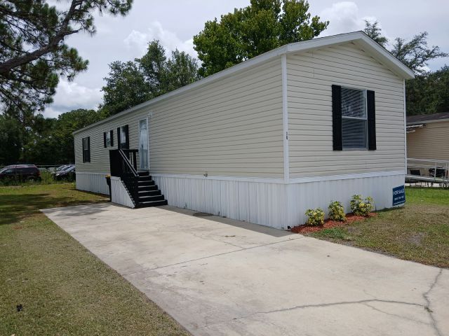 Building Photo - 1400 Banana Rd