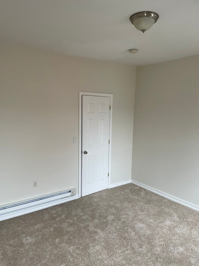 Building Photo - 1831 Fontain St