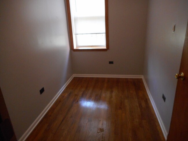 Building Photo - 4618 W Jackson Blvd