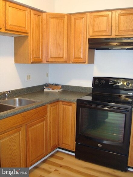 Building Photo - 208 Moore Dr