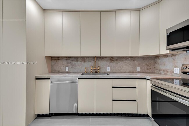 Building Photo - 807 NW 51st St