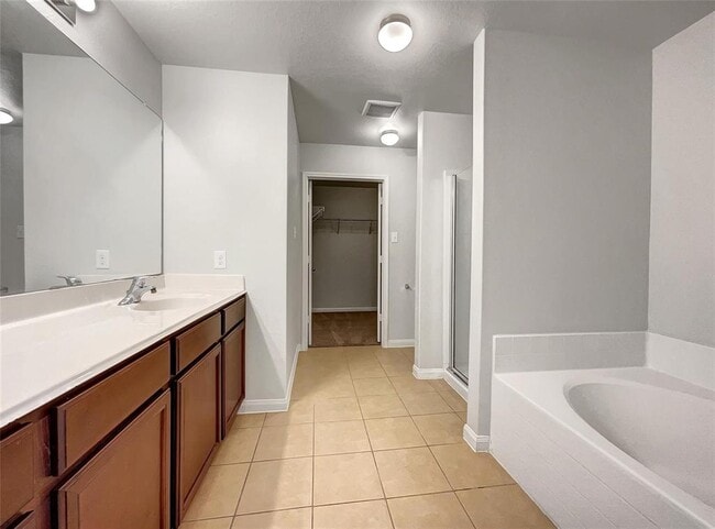 Building Photo - 2514 Golden Brandy Ln