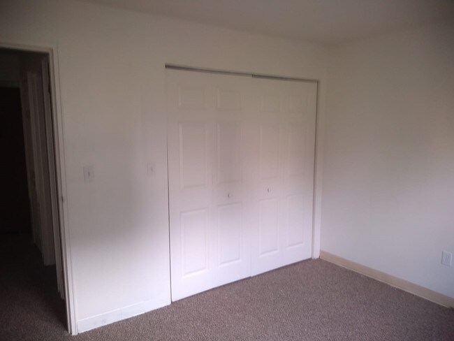 Building Photo - 64 Rosedale St