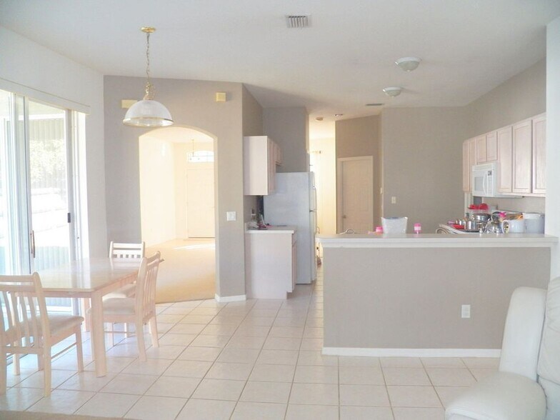 Building Photo - 5817 Laguna Woods CT