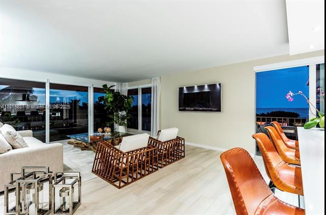 Building Photo - 177 Ocean Lane Dr