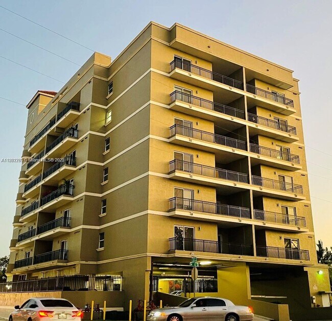 Building Photo - 120 SW 37th Ave