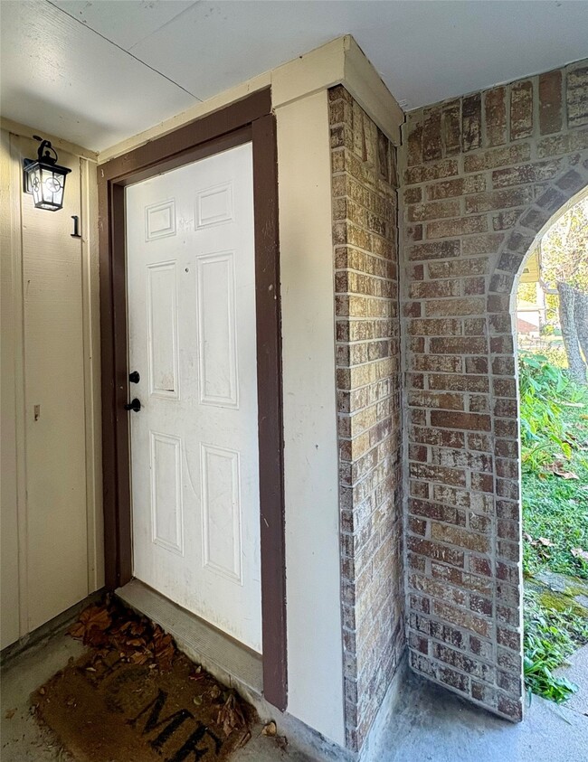 Building Photo - 7014 Troy St