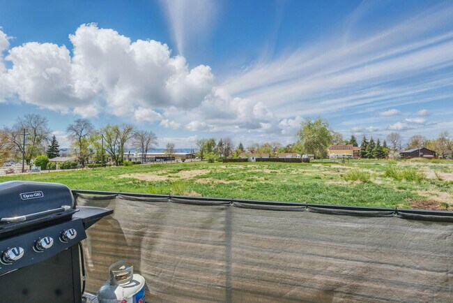 Building Photo - 6029 Benton St