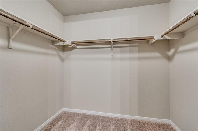 Building Photo - 185 Voss