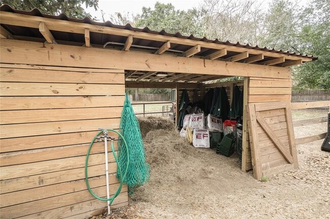 Building Photo - 8540 Boyt Rd