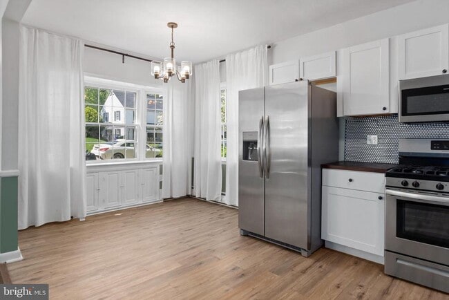 Building Photo - 2305 Pickwick Rd