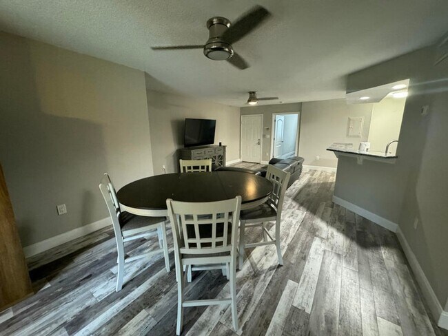 Building Photo - 300 Scotia Dr