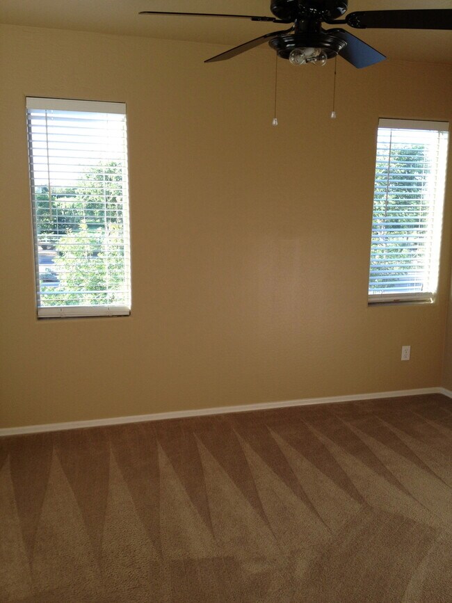 Building Photo - 3 Bed/2.5 Bath Great Gilbert Location