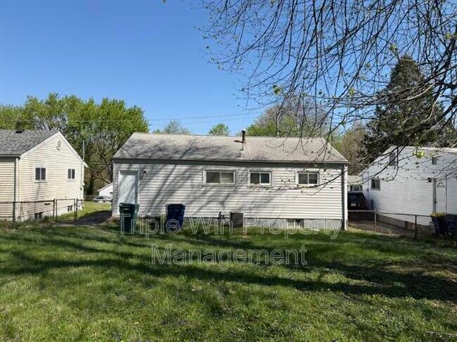 Building Photo - 24 Barto Dr