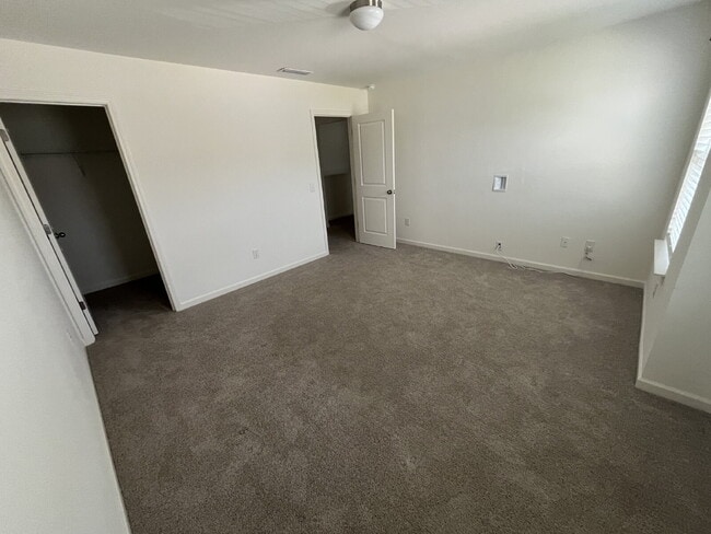 Building Photo - 4028 Centerpiece Ct