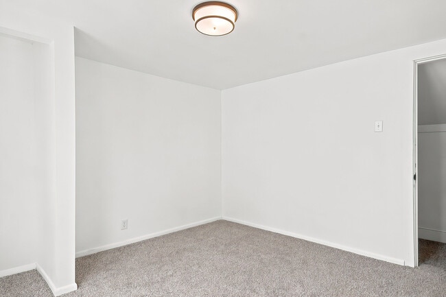 Building Photo - 6929 13th Ave
