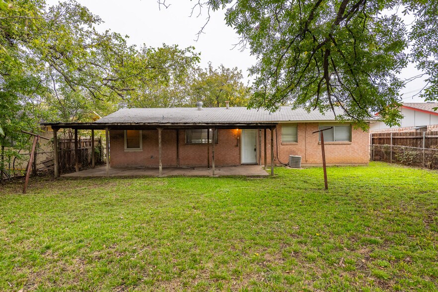 Building Photo - 1816 E Tucker Blvd