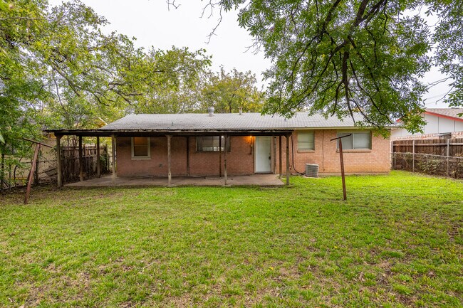 Building Photo - 1816 E Tucker Blvd