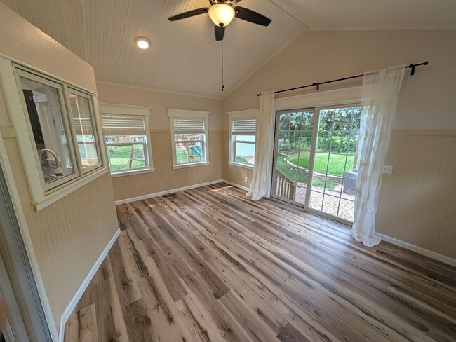 Building Photo - 808 Leprechaun Ln
