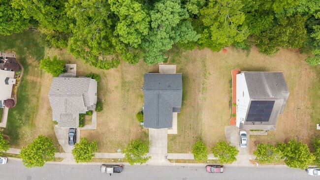 Building Photo - Charming 3-Bedroom Home,  minutes from Downtown Durham & Duke, Pet Friendly!