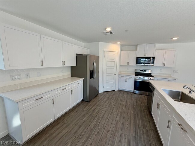 Building Photo - 4234 Vivenda St