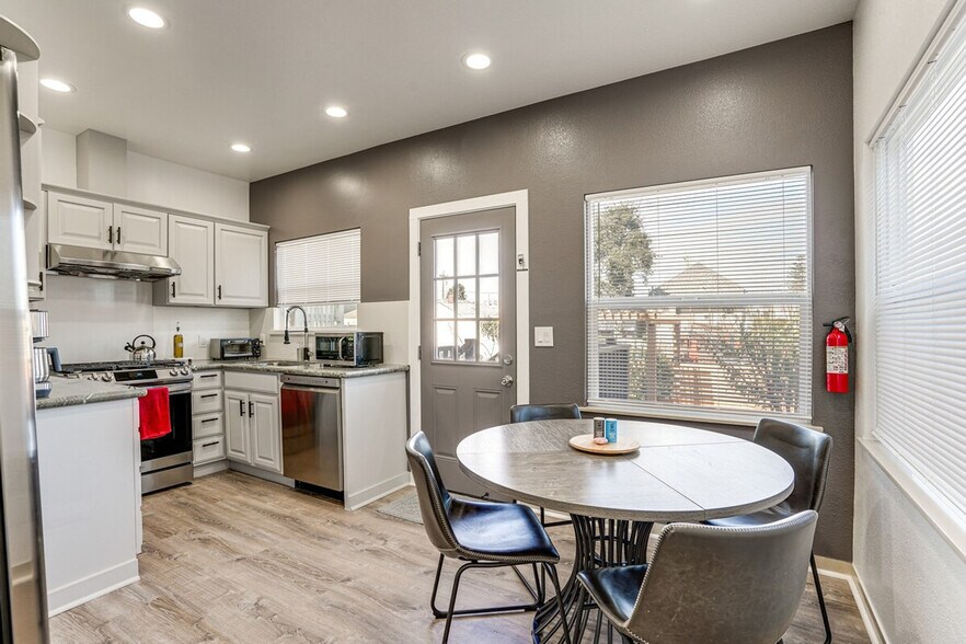 Building Photo - 641 Central Ave