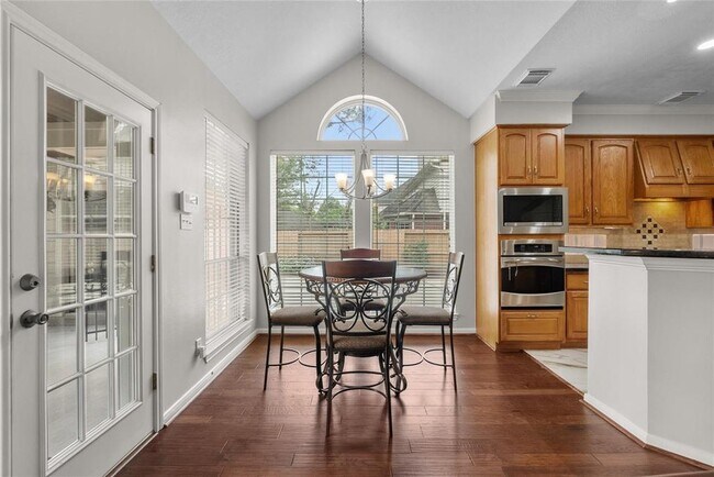Building Photo - 15806 Virginia Fern Way