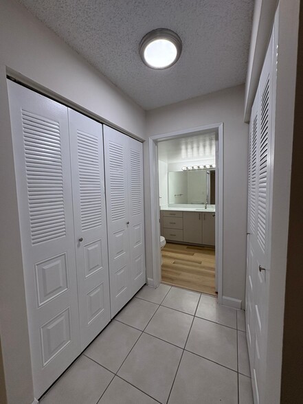 Building Photo - 4774 NW 97th Pl